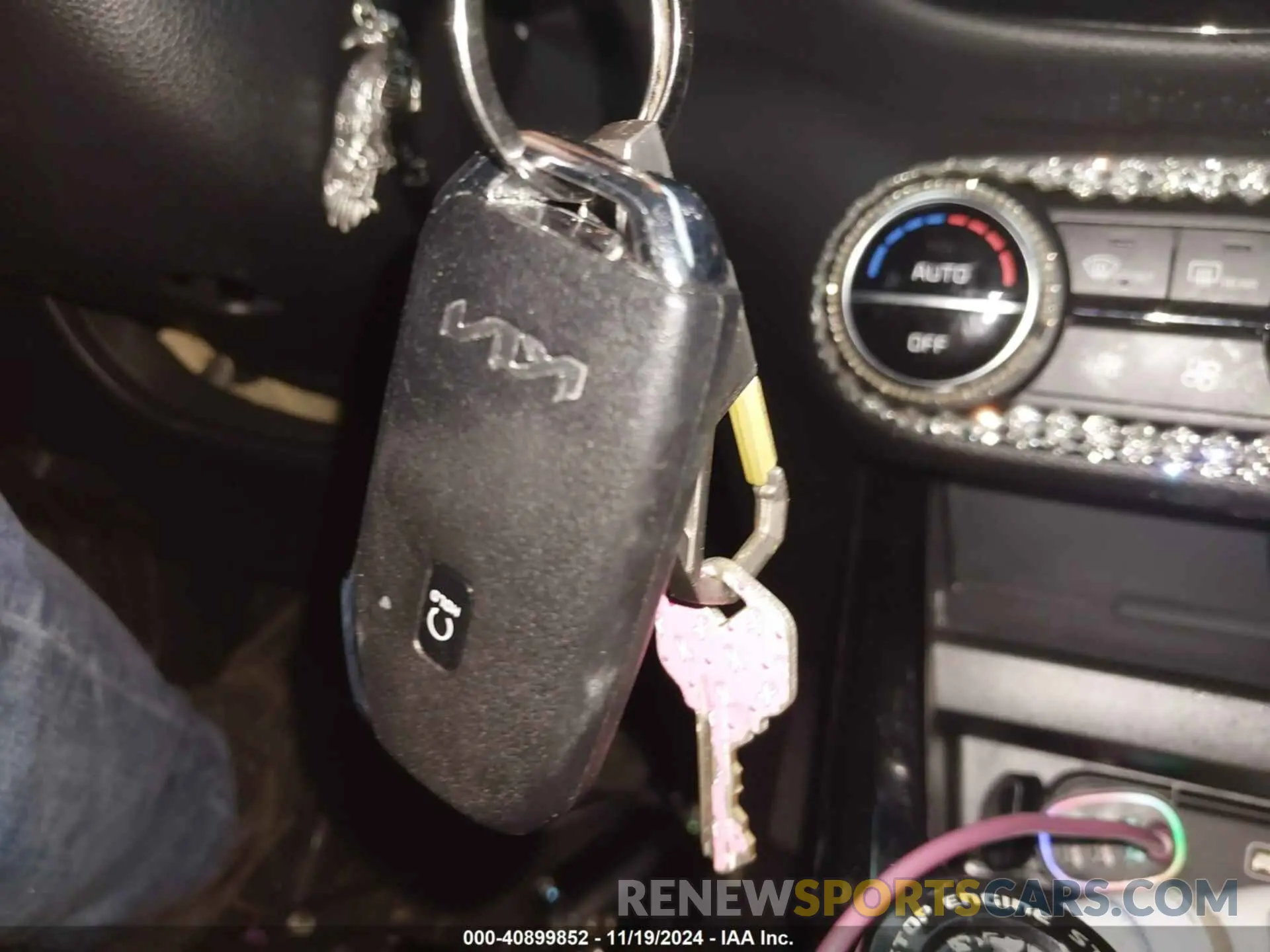 11 Photograph of a damaged car KNDJ53AU7R7237355 KIA SOUL 2024