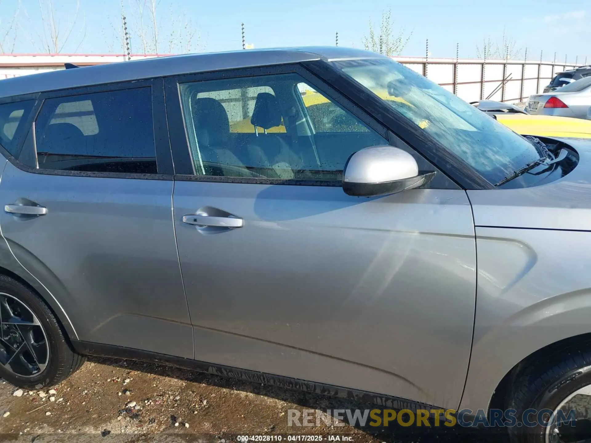 13 Photograph of a damaged car KNDJ33AU8S7923691 KIA SOUL 2025