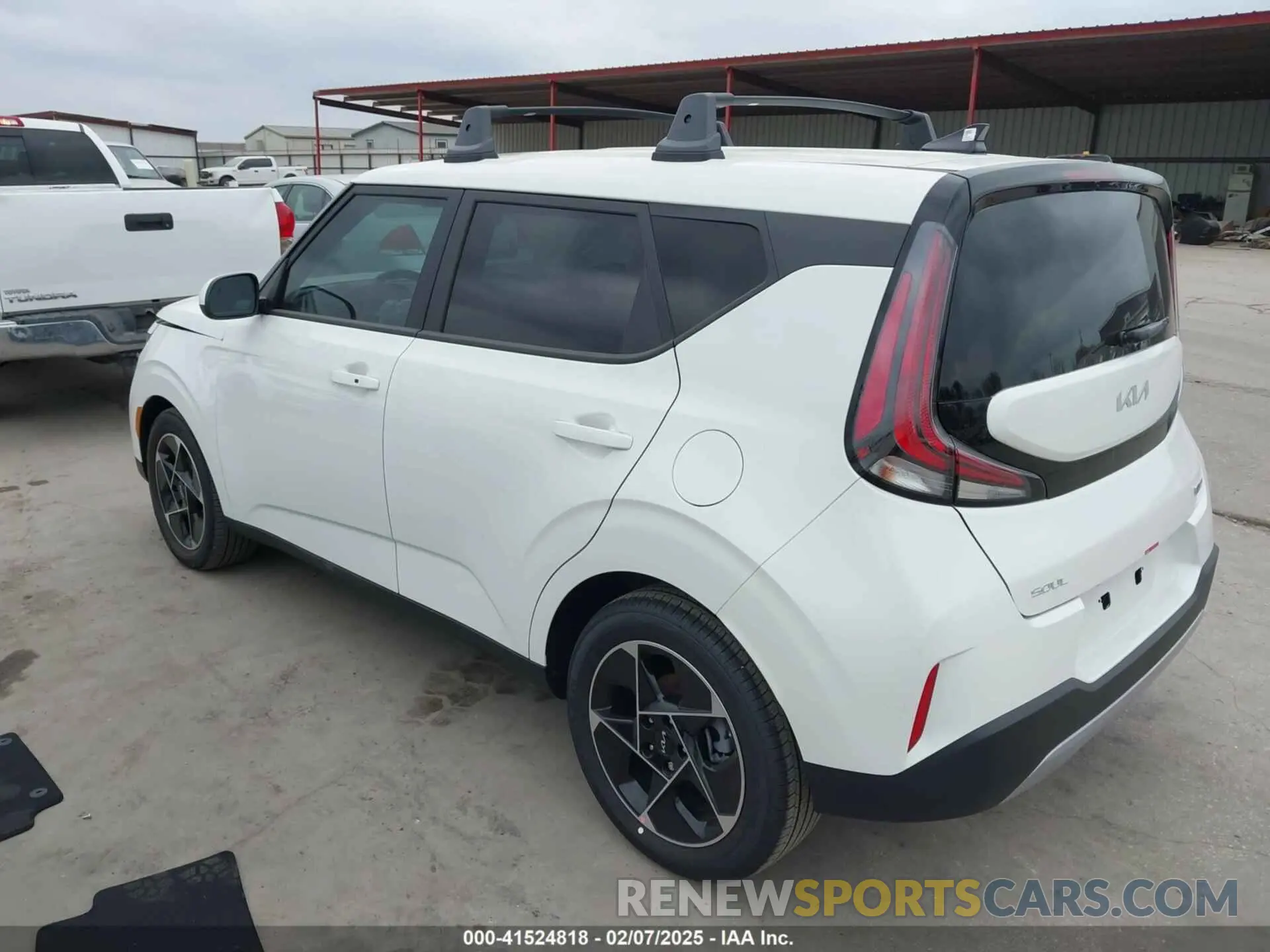 3 Photograph of a damaged car KNDJ33AU8S7925246 KIA SOUL 2025