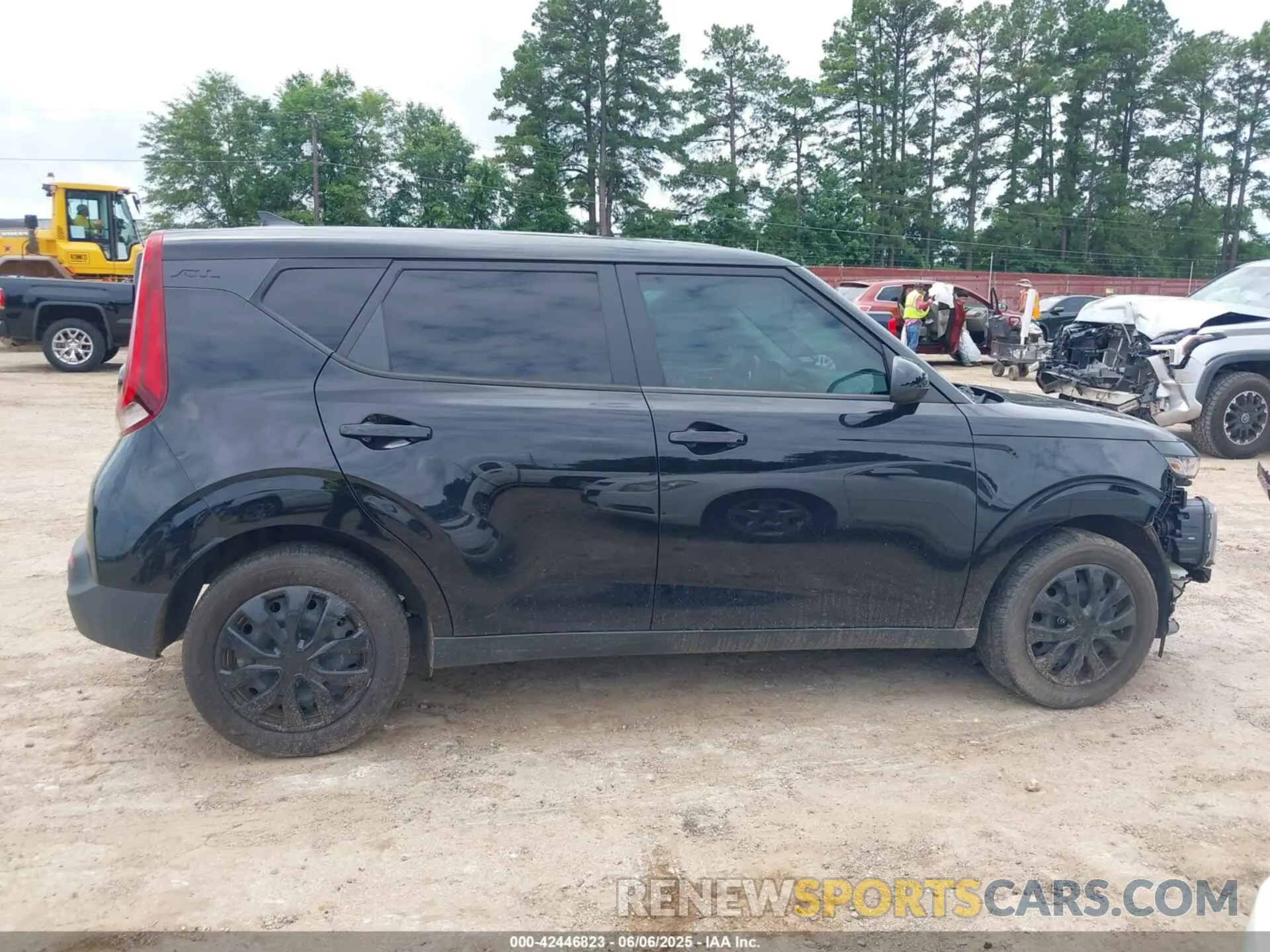 14 Photograph of a damaged car KND123AU0M7787174 KIA SOUL LX 2021