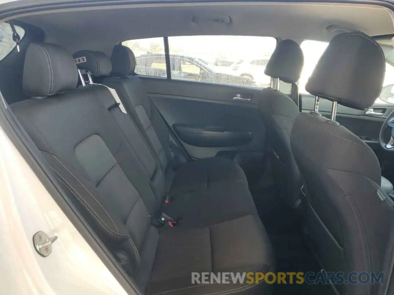 11 Photograph of a damaged car KNDPM3AC0K7526555 KIA SPORTAGE 2019