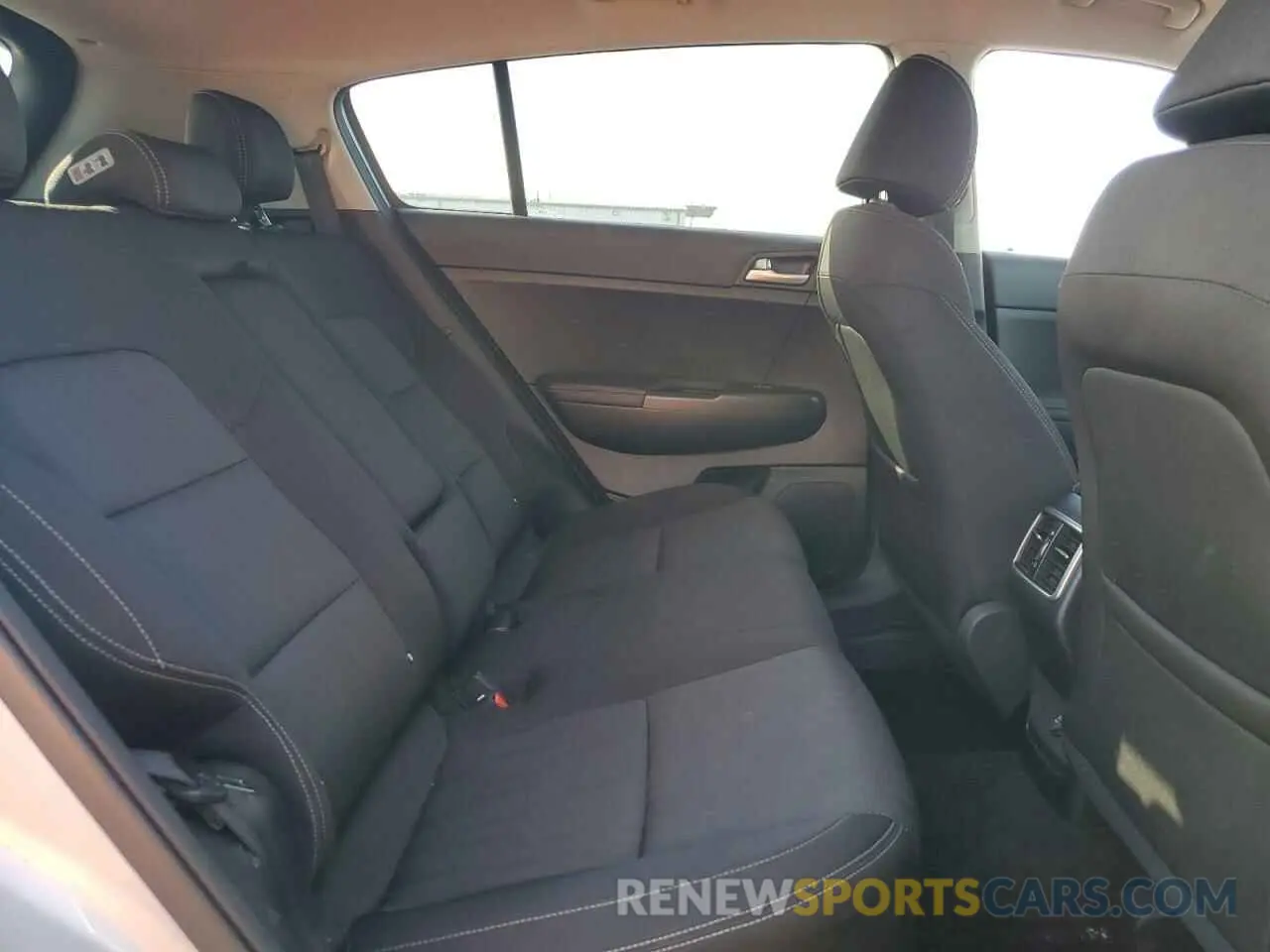 11 Photograph of a damaged car KNDPM3AC0K7593379 KIA SPORTAGE 2019