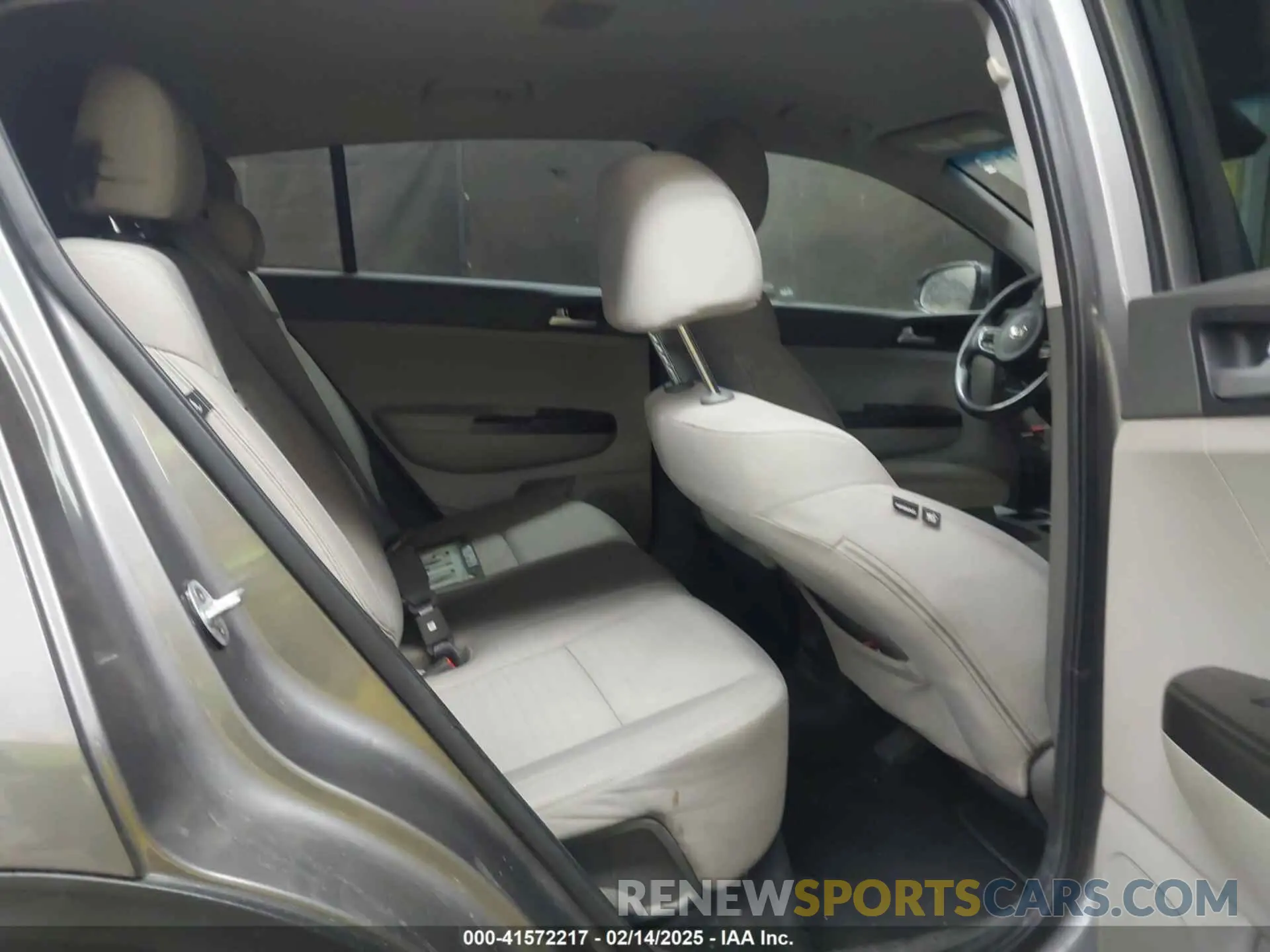 8 Photograph of a damaged car KNDPM3AC1K7559595 KIA SPORTAGE 2019