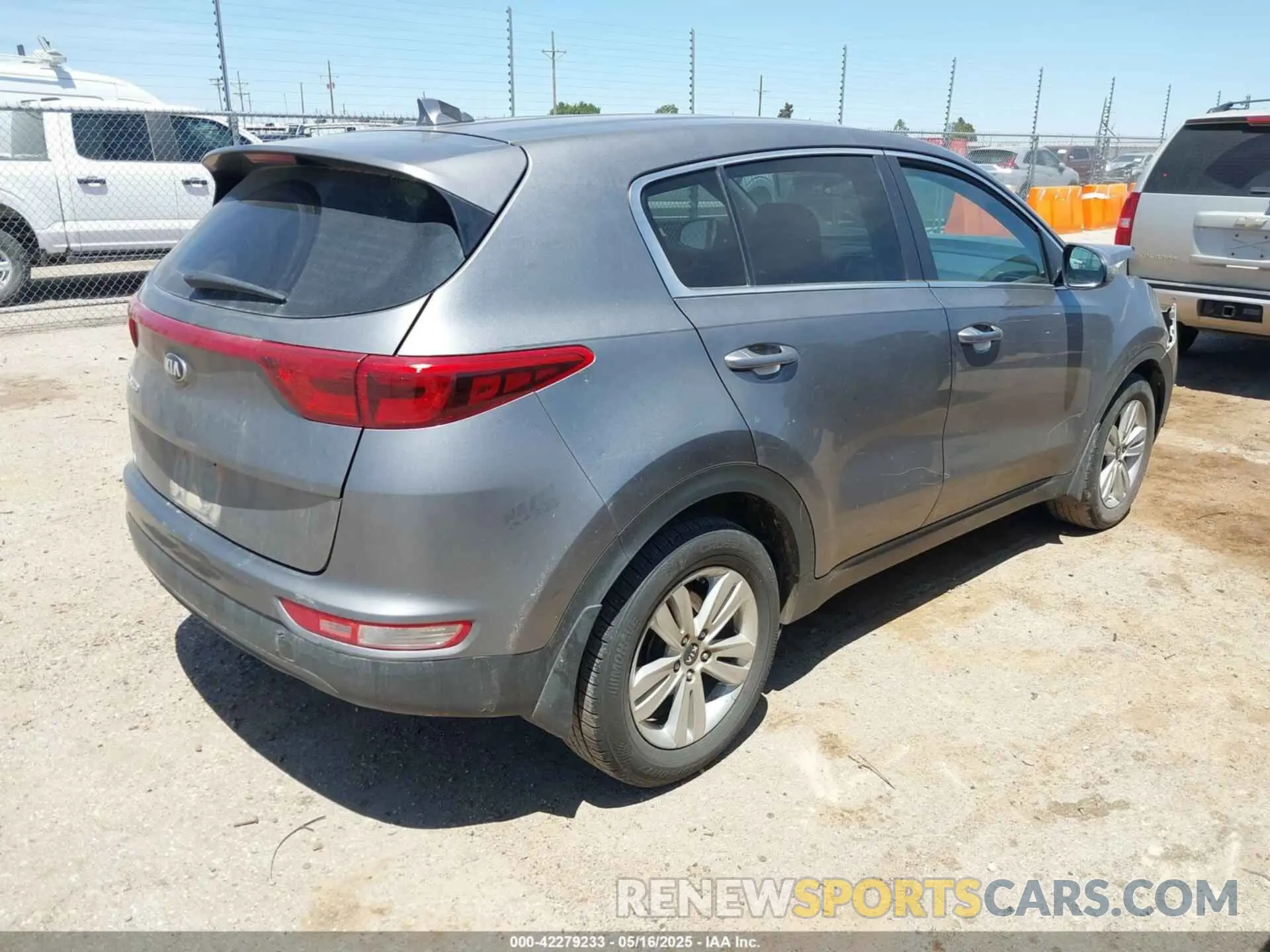 4 Photograph of a damaged car KNDPM3AC1K7560990 KIA SPORTAGE 2019