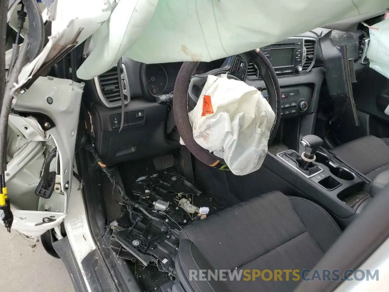 8 Photograph of a damaged car KNDPM3AC1K7623957 KIA SPORTAGE 2019