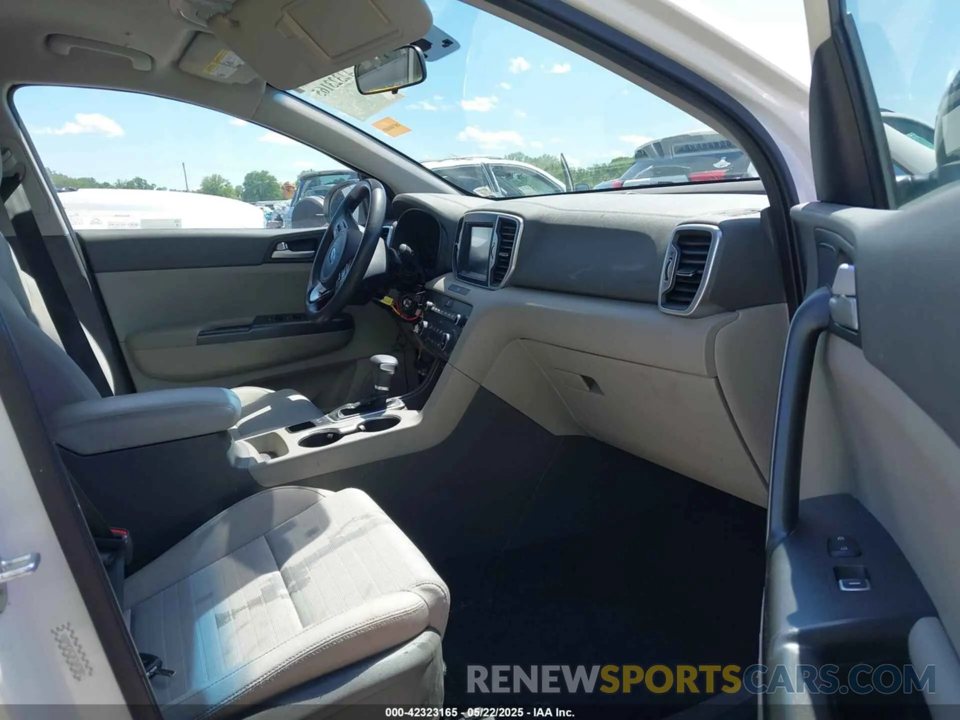 5 Photograph of a damaged car KNDPM3AC2K7607881 KIA SPORTAGE 2019