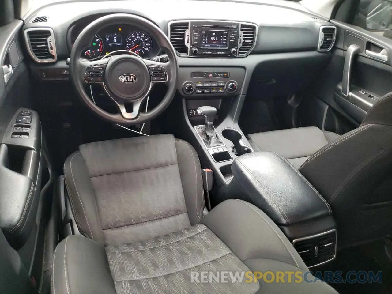 8 Photograph of a damaged car KNDPM3AC3K7501472 KIA SPORTAGE 2019