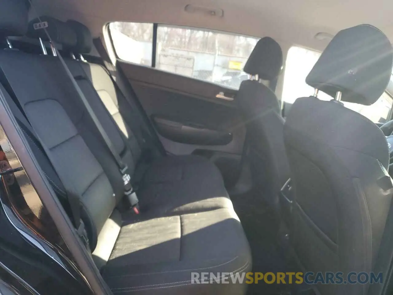 11 Photograph of a damaged car KNDPM3AC4K7501934 KIA SPORTAGE 2019