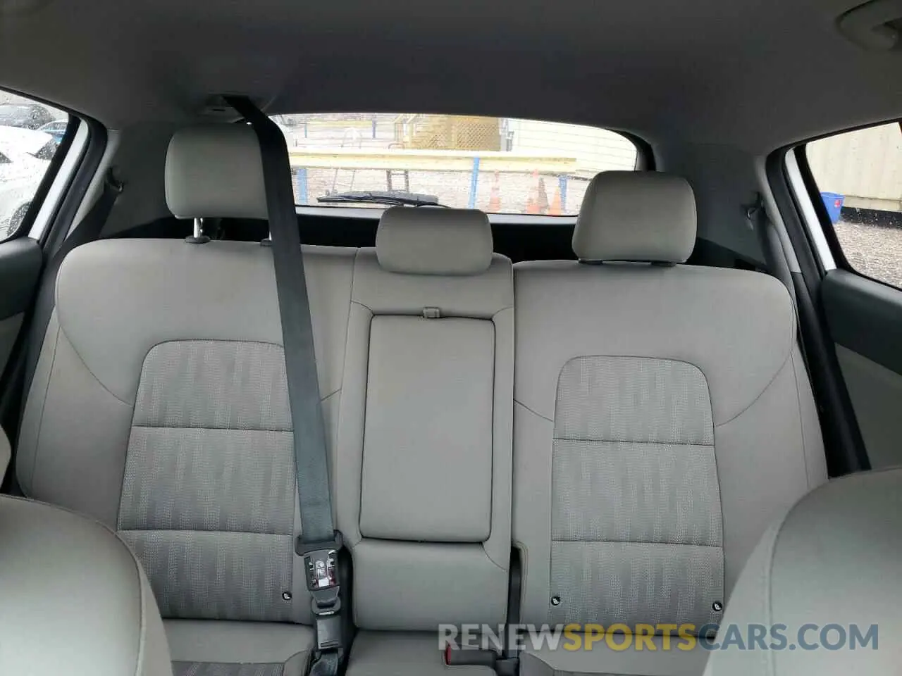 10 Photograph of a damaged car KNDPM3AC4K7572910 KIA SPORTAGE 2019