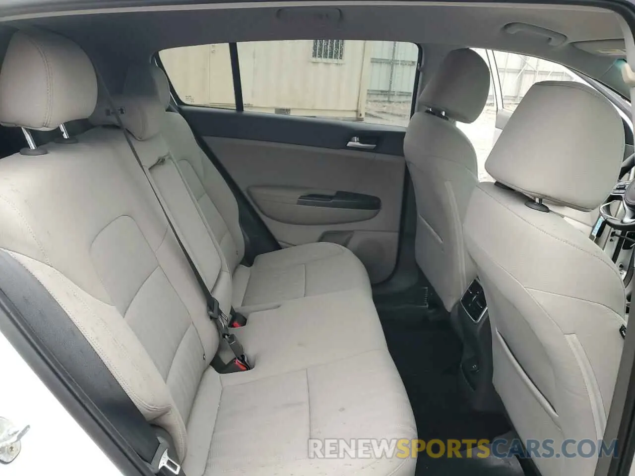 11 Photograph of a damaged car KNDPM3AC4K7572910 KIA SPORTAGE 2019