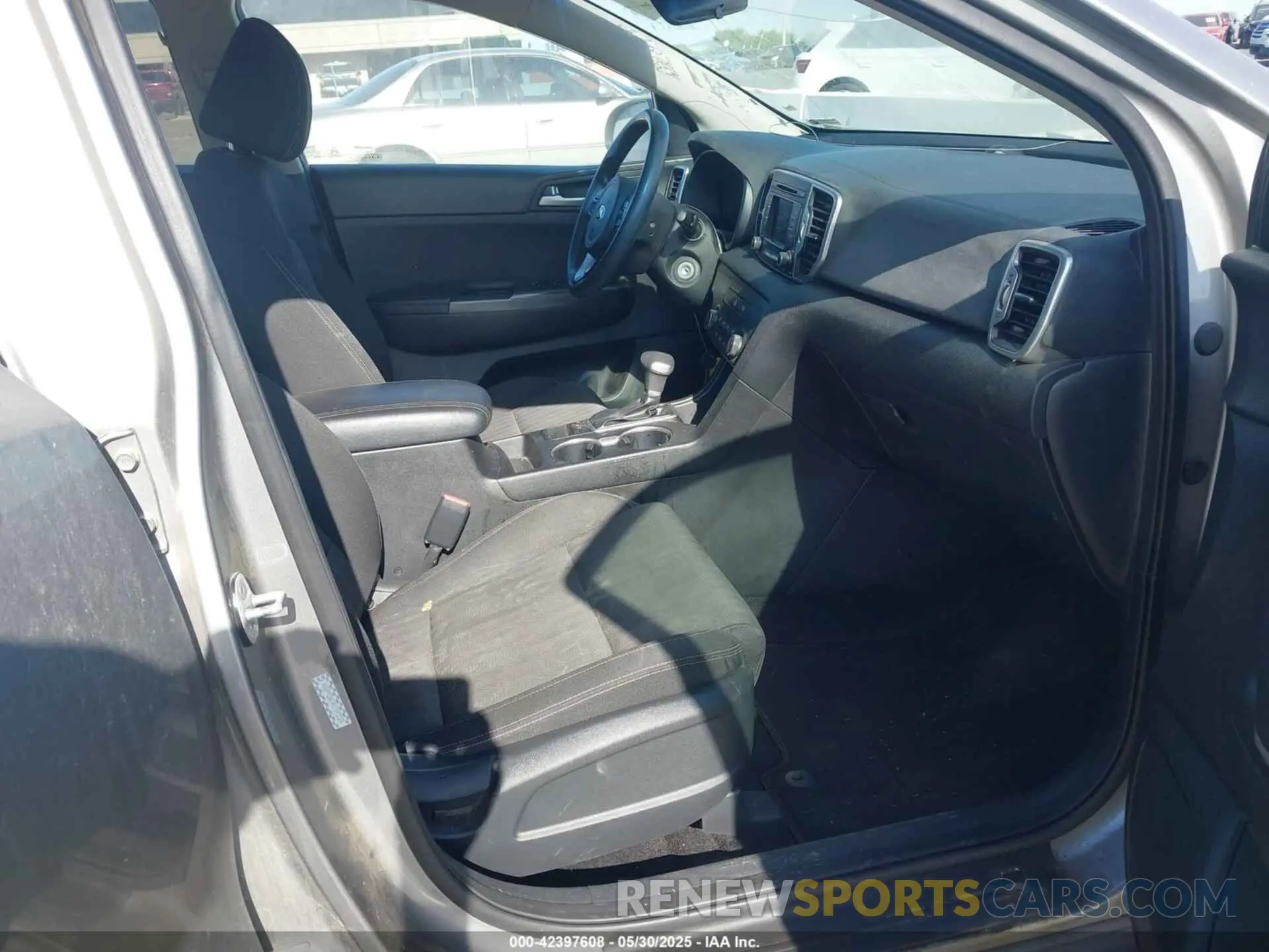 5 Photograph of a damaged car KNDPM3AC4K7593224 KIA SPORTAGE 2019