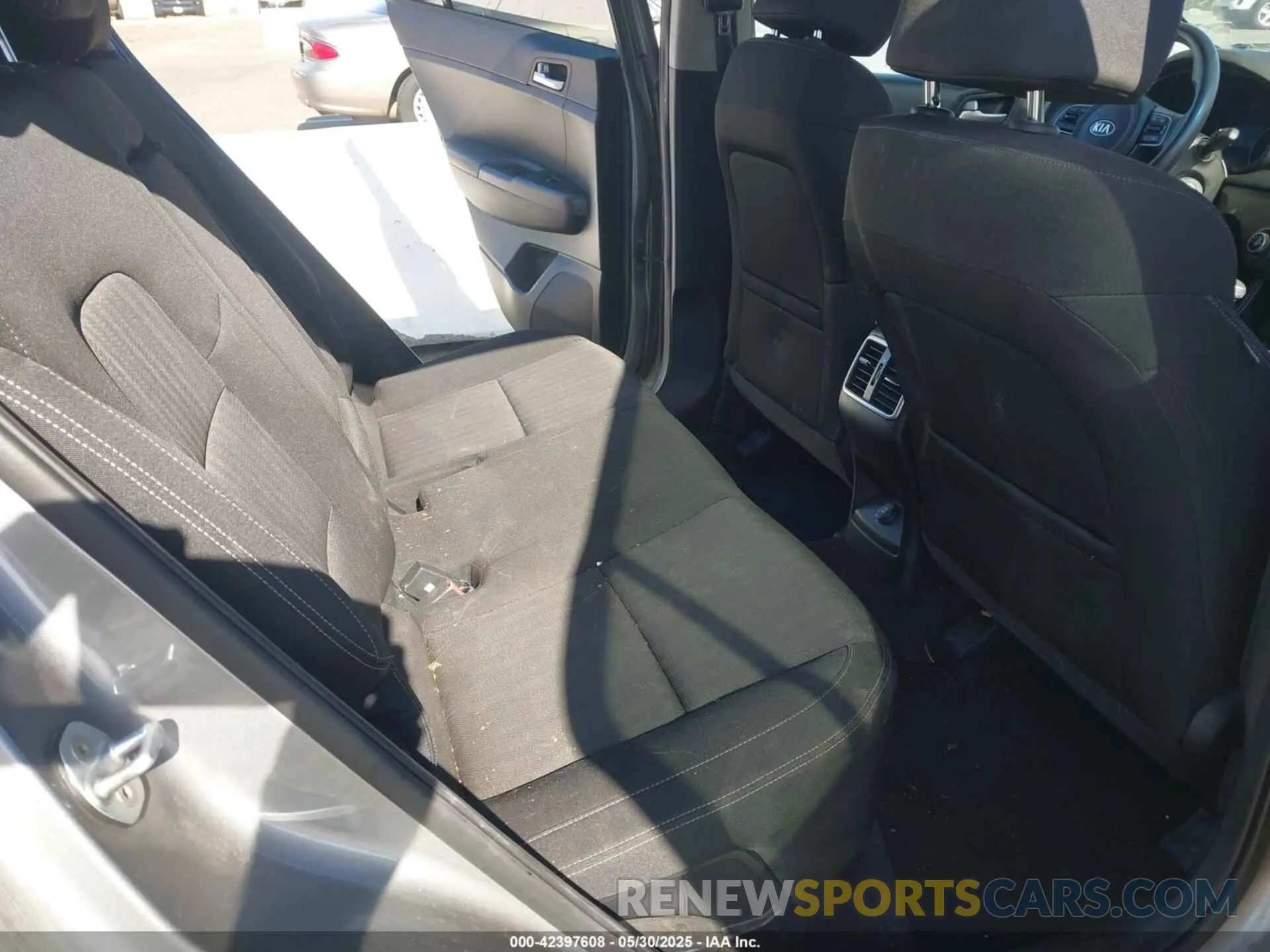 8 Photograph of a damaged car KNDPM3AC4K7593224 KIA SPORTAGE 2019