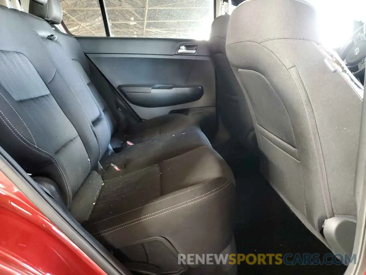 10 Photograph of a damaged car KNDPM3AC5K7555954 KIA SPORTAGE 2019