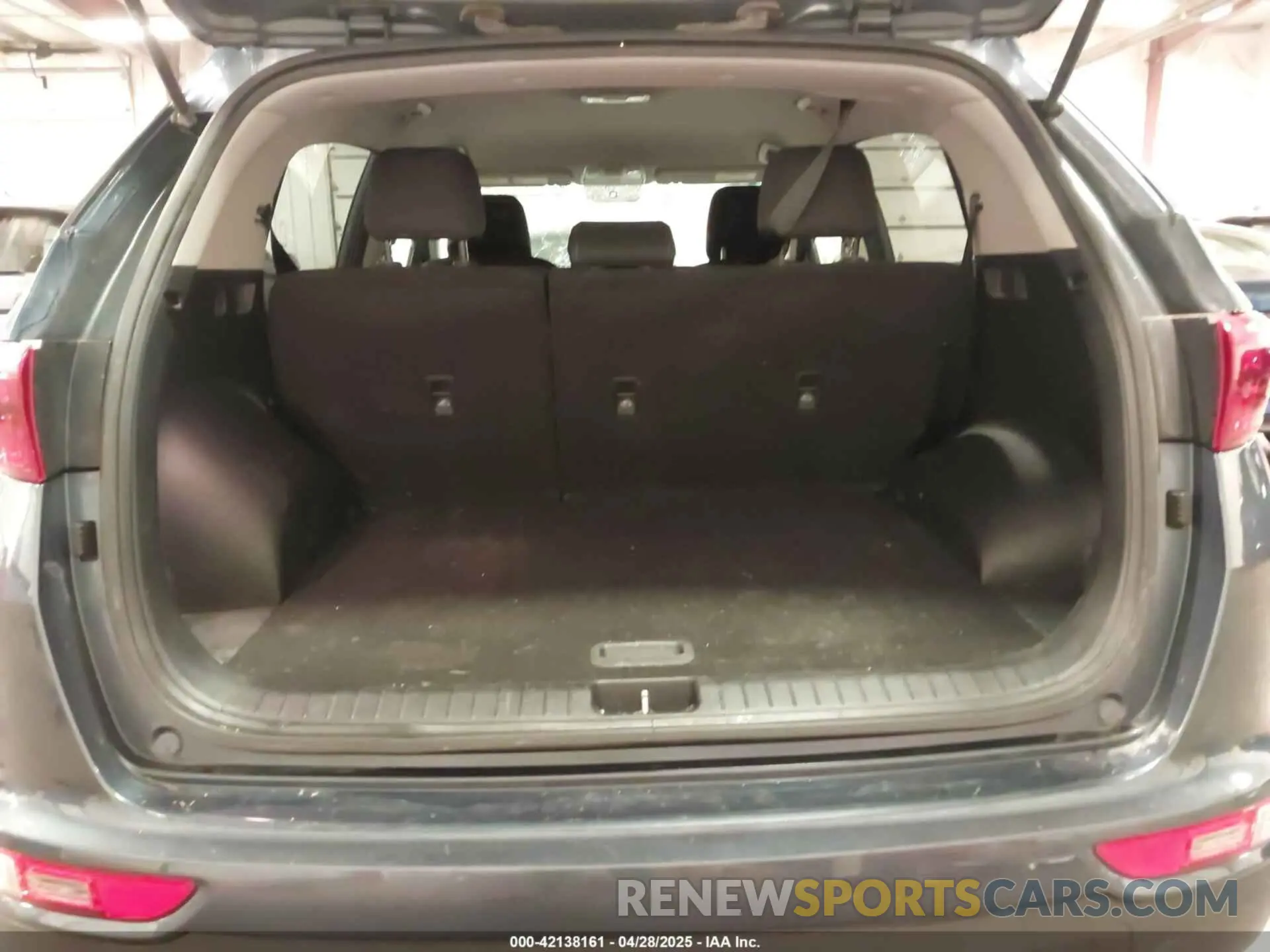 18 Photograph of a damaged car KNDPM3AC5K7597072 KIA SPORTAGE 2019