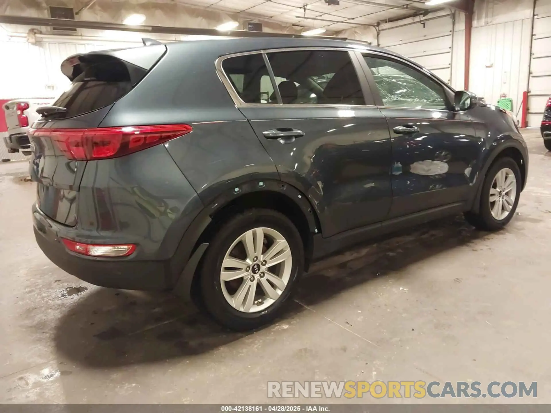 4 Photograph of a damaged car KNDPM3AC5K7597072 KIA SPORTAGE 2019