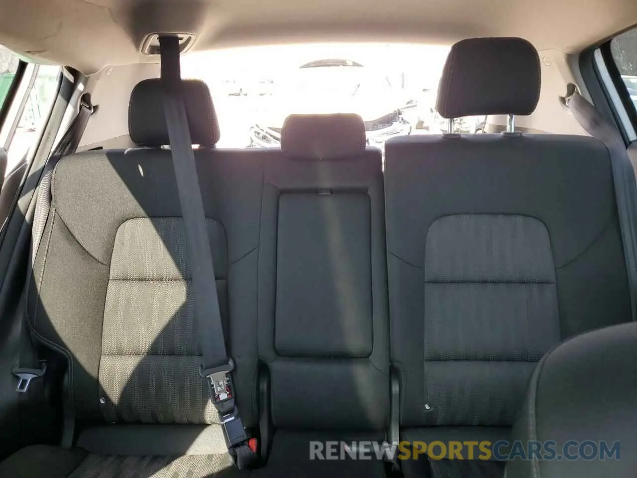 10 Photograph of a damaged car KNDPM3AC5K7623850 KIA SPORTAGE 2019