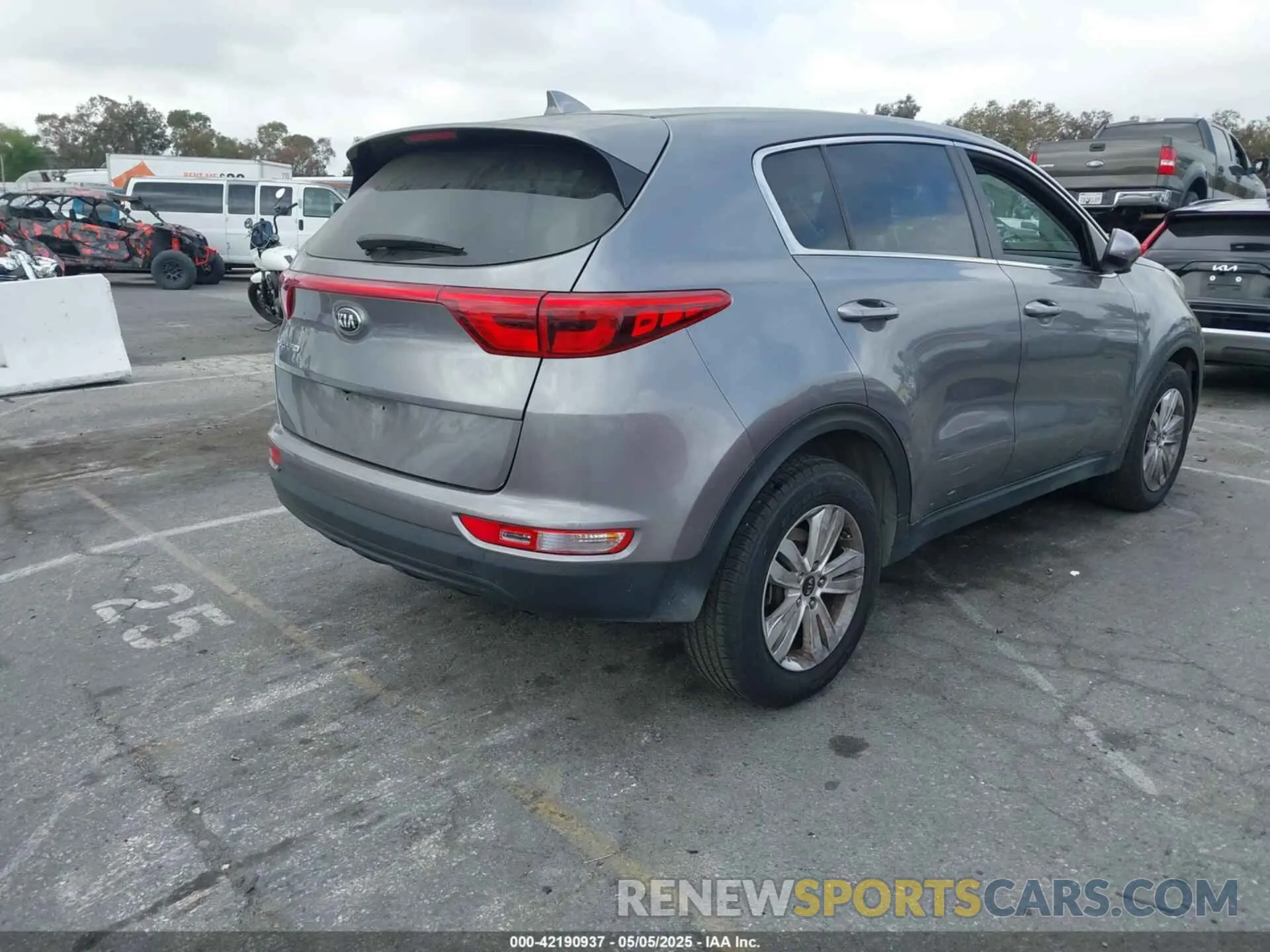 4 Photograph of a damaged car KNDPM3AC6K7545613 KIA SPORTAGE 2019