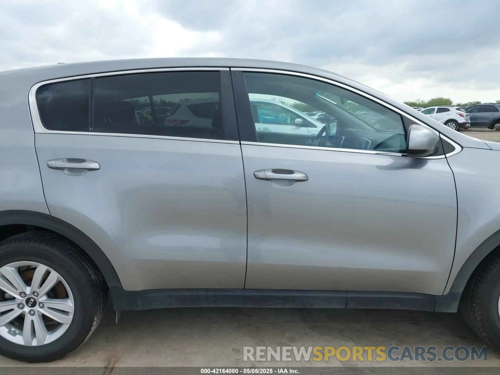 13 Photograph of a damaged car KNDPM3AC6K7628264 KIA SPORTAGE 2019