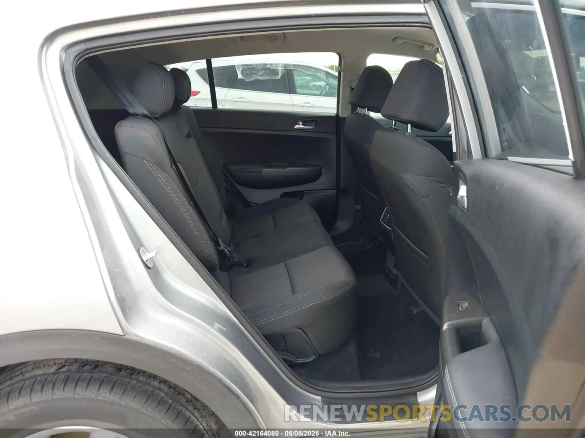 8 Photograph of a damaged car KNDPM3AC6K7628264 KIA SPORTAGE 2019