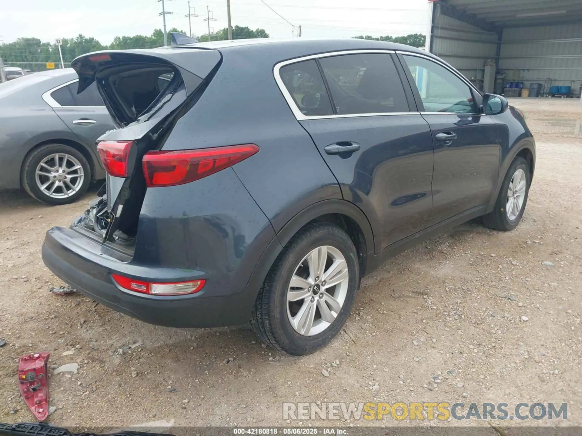 4 Photograph of a damaged car KNDPM3AC7K7555325 KIA SPORTAGE 2019