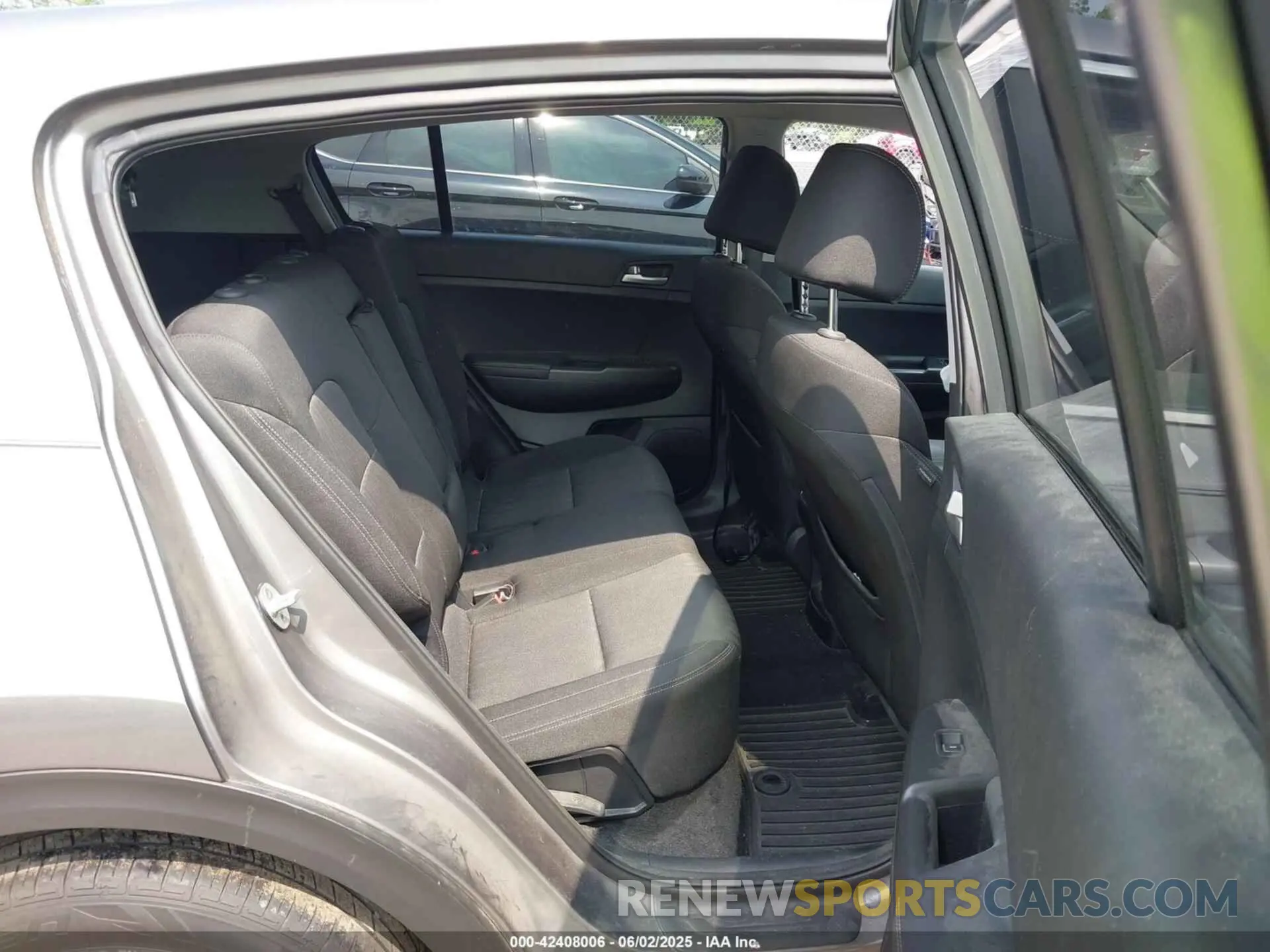 8 Photograph of a damaged car KNDPM3AC7K7560377 KIA SPORTAGE 2019