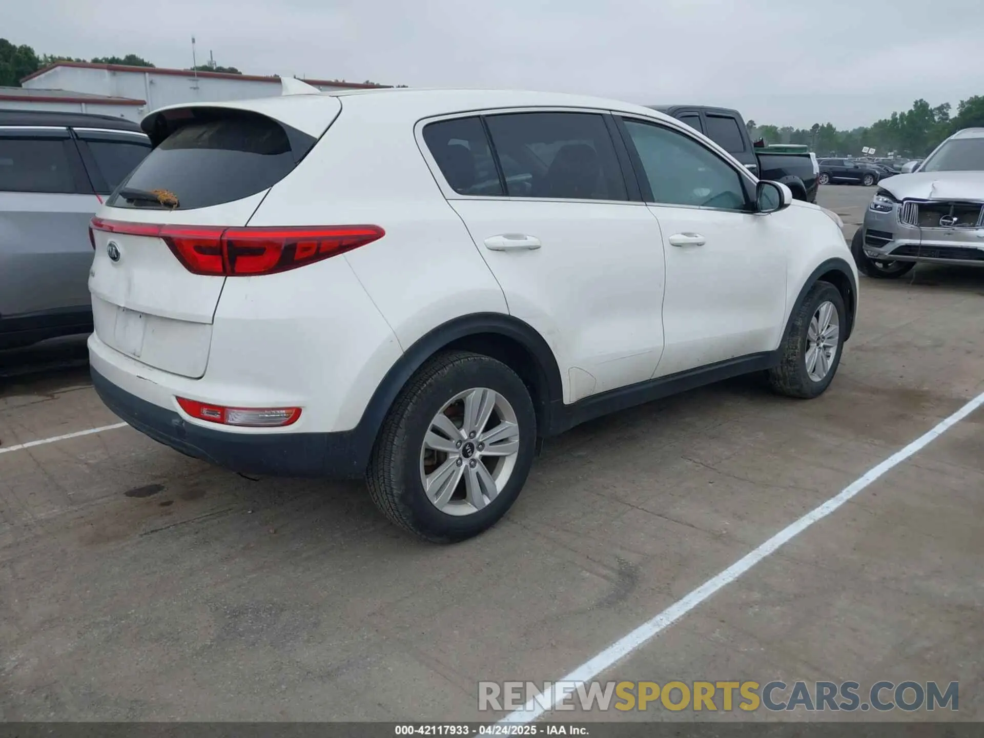 4 Photograph of a damaged car KNDPM3AC7K7584761 KIA SPORTAGE 2019