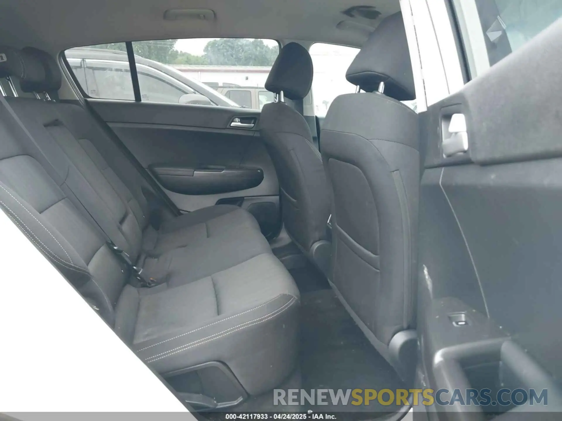 8 Photograph of a damaged car KNDPM3AC7K7584761 KIA SPORTAGE 2019