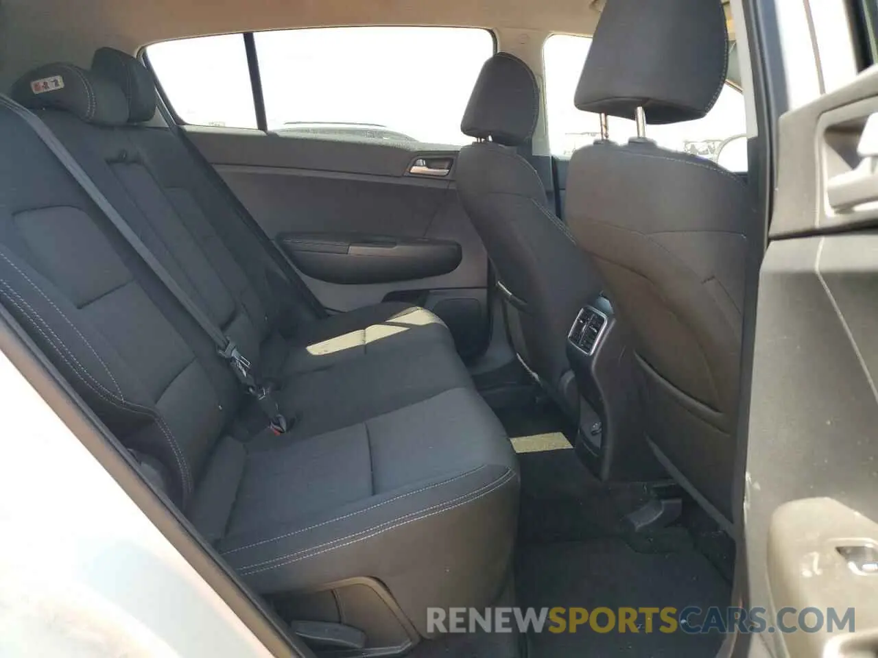 11 Photograph of a damaged car KNDPM3AC8K7594215 KIA SPORTAGE 2019
