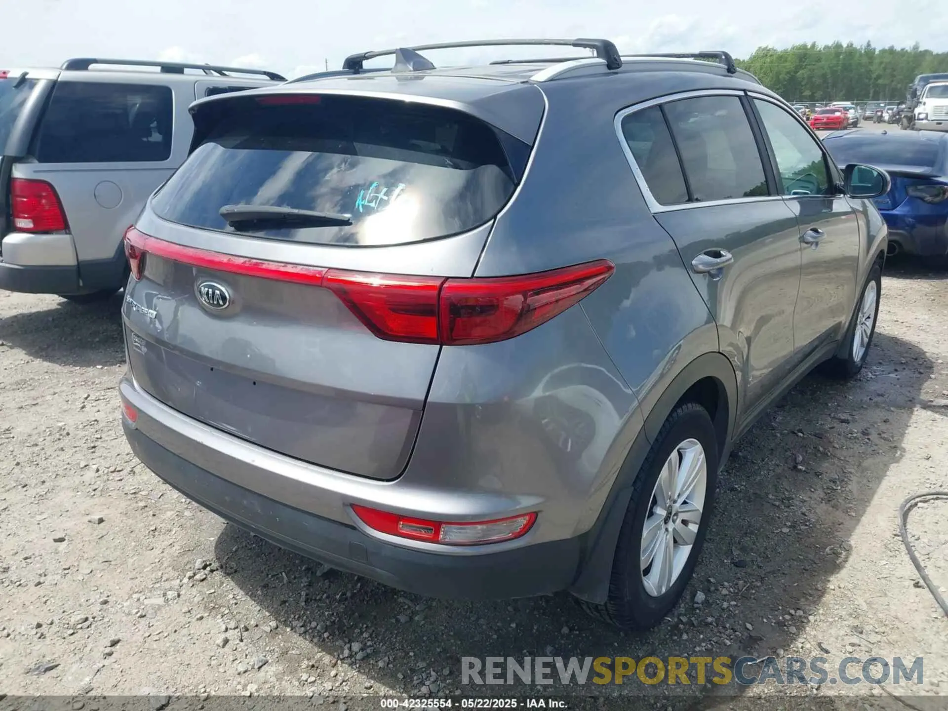 4 Photograph of a damaged car KNDPM3ACXK7545596 KIA SPORTAGE 2019