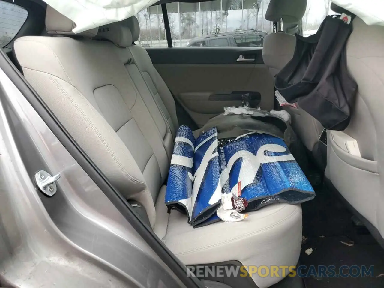 10 Photograph of a damaged car KNDPM3ACXK7561832 KIA SPORTAGE 2019