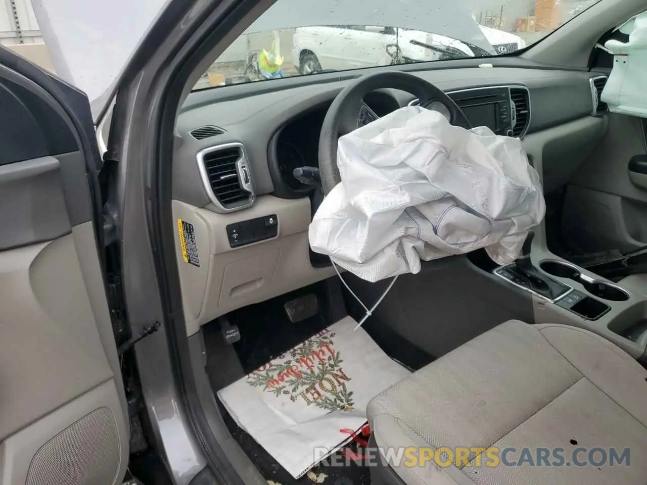 8 Photograph of a damaged car KNDPM3ACXK7561832 KIA SPORTAGE 2019