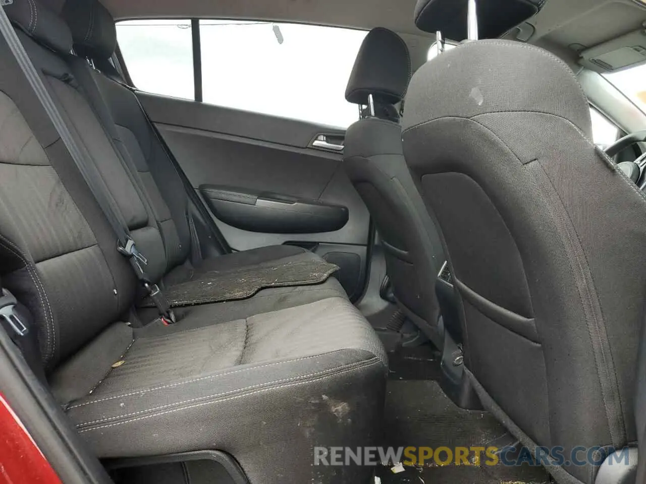 11 Photograph of a damaged car KNDPM3ACXK7563693 KIA SPORTAGE 2019