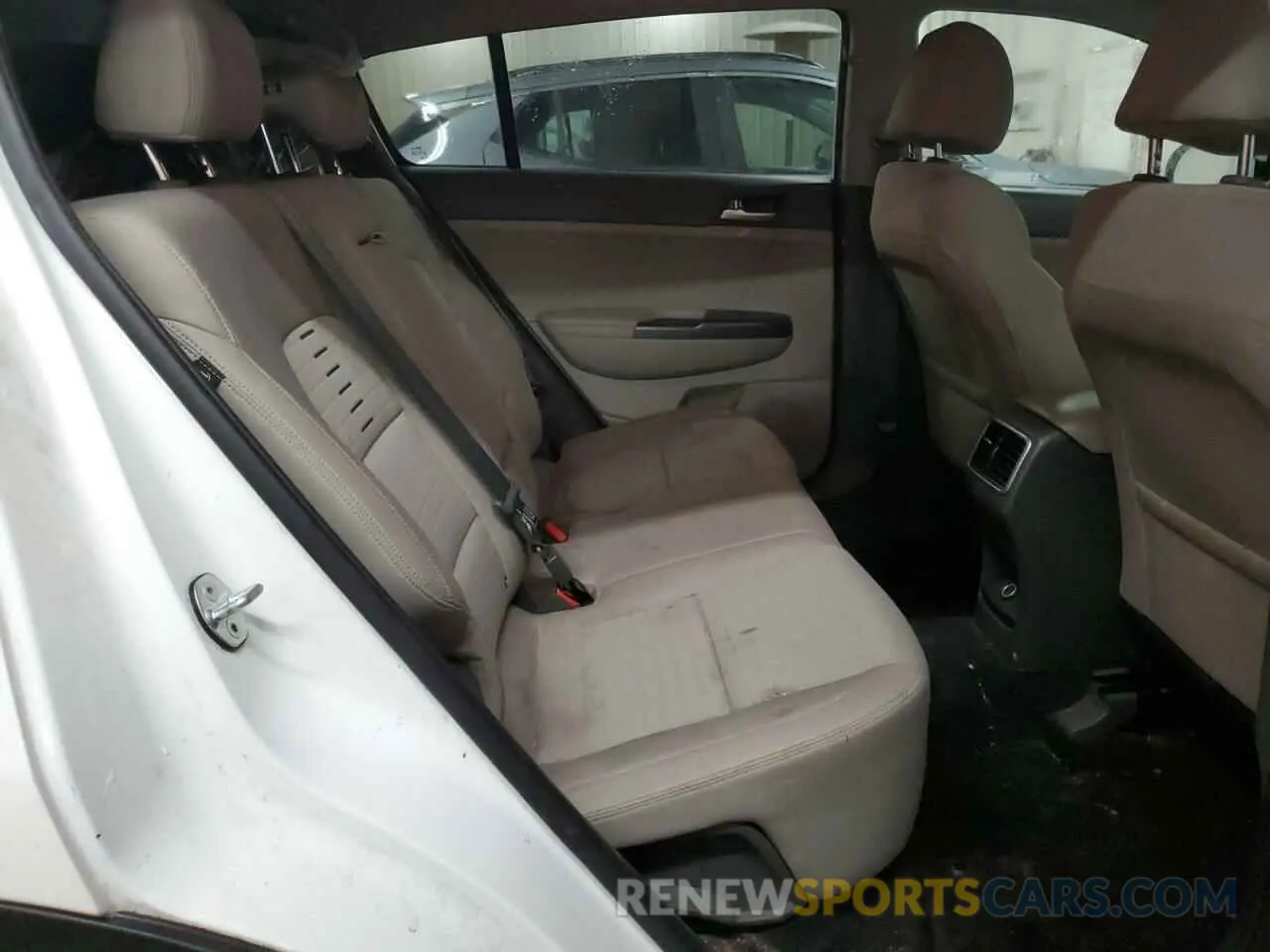 11 Photograph of a damaged car KNDPM3ACXK7577707 KIA SPORTAGE 2019