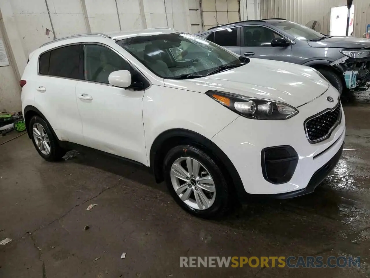 4 Photograph of a damaged car KNDPM3ACXK7577707 KIA SPORTAGE 2019