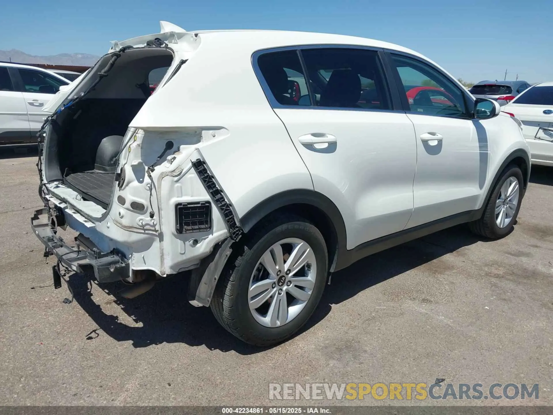 4 Photograph of a damaged car KNDPM3ACXK7595723 KIA SPORTAGE 2019