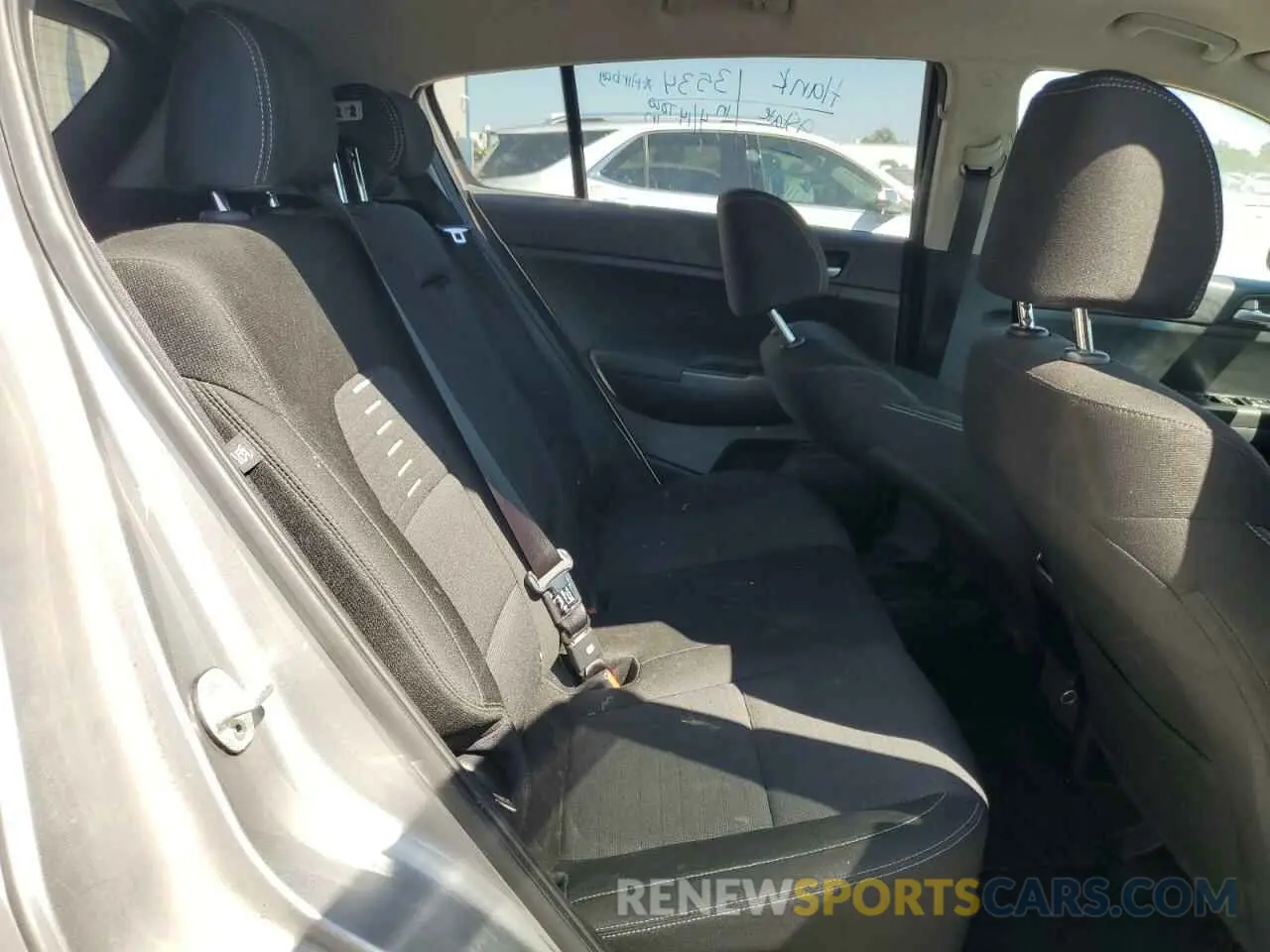 11 Photograph of a damaged car KNDPM3ACXK7621124 KIA SPORTAGE 2019