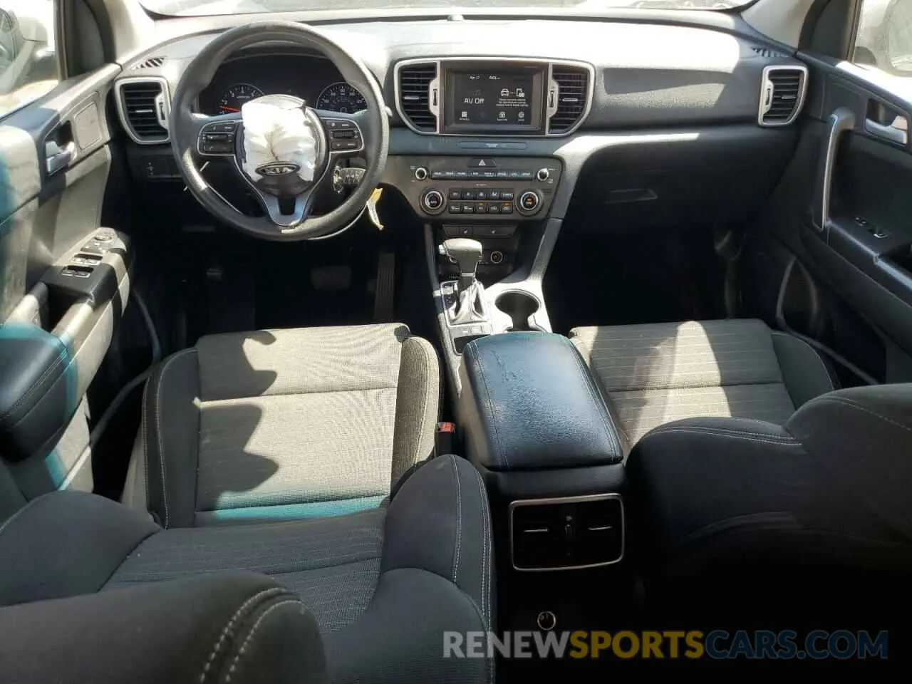 8 Photograph of a damaged car KNDPM3ACXK7621124 KIA SPORTAGE 2019