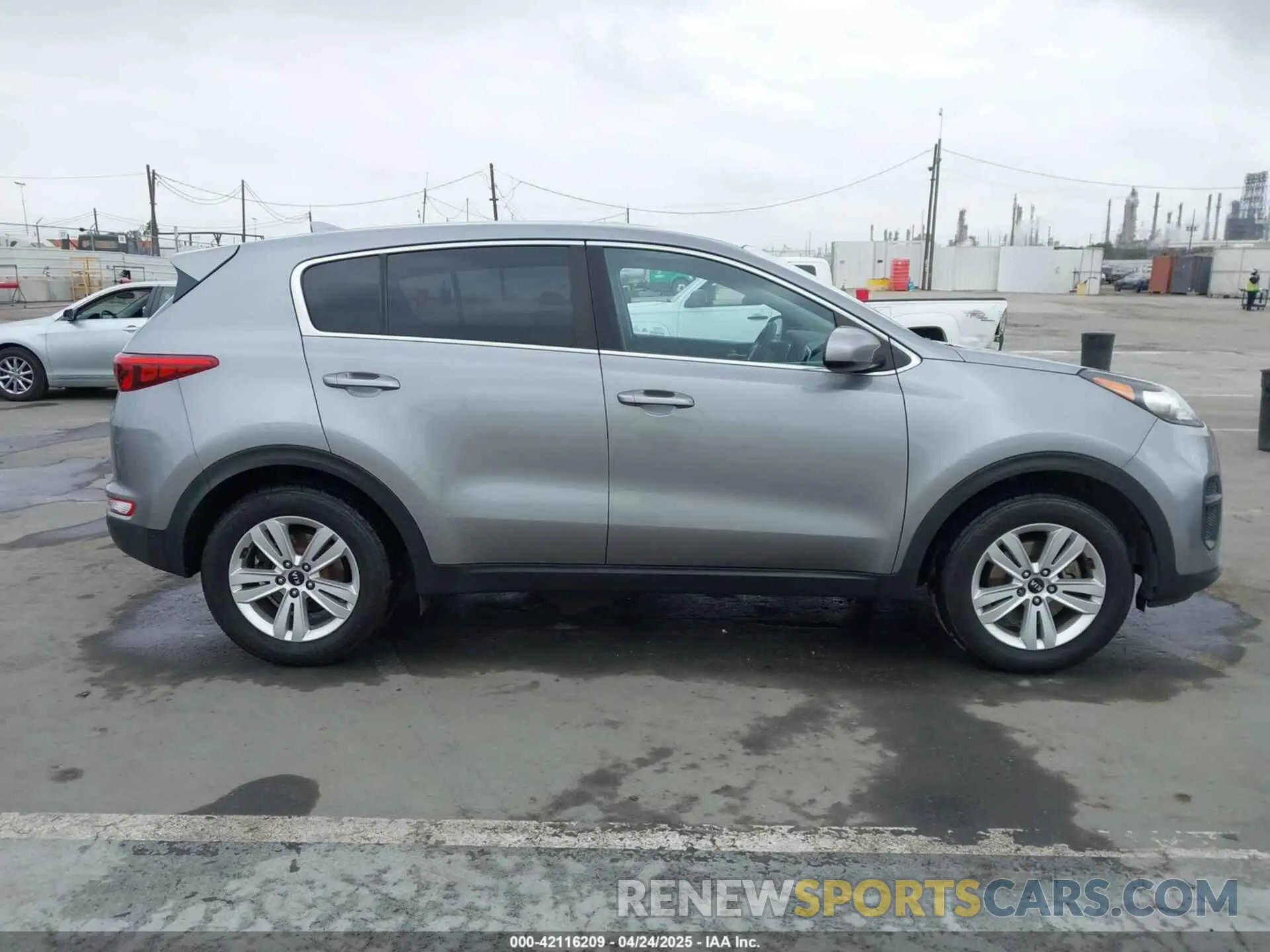12 Photograph of a damaged car KNDPM3ACXK7626856 KIA SPORTAGE 2019