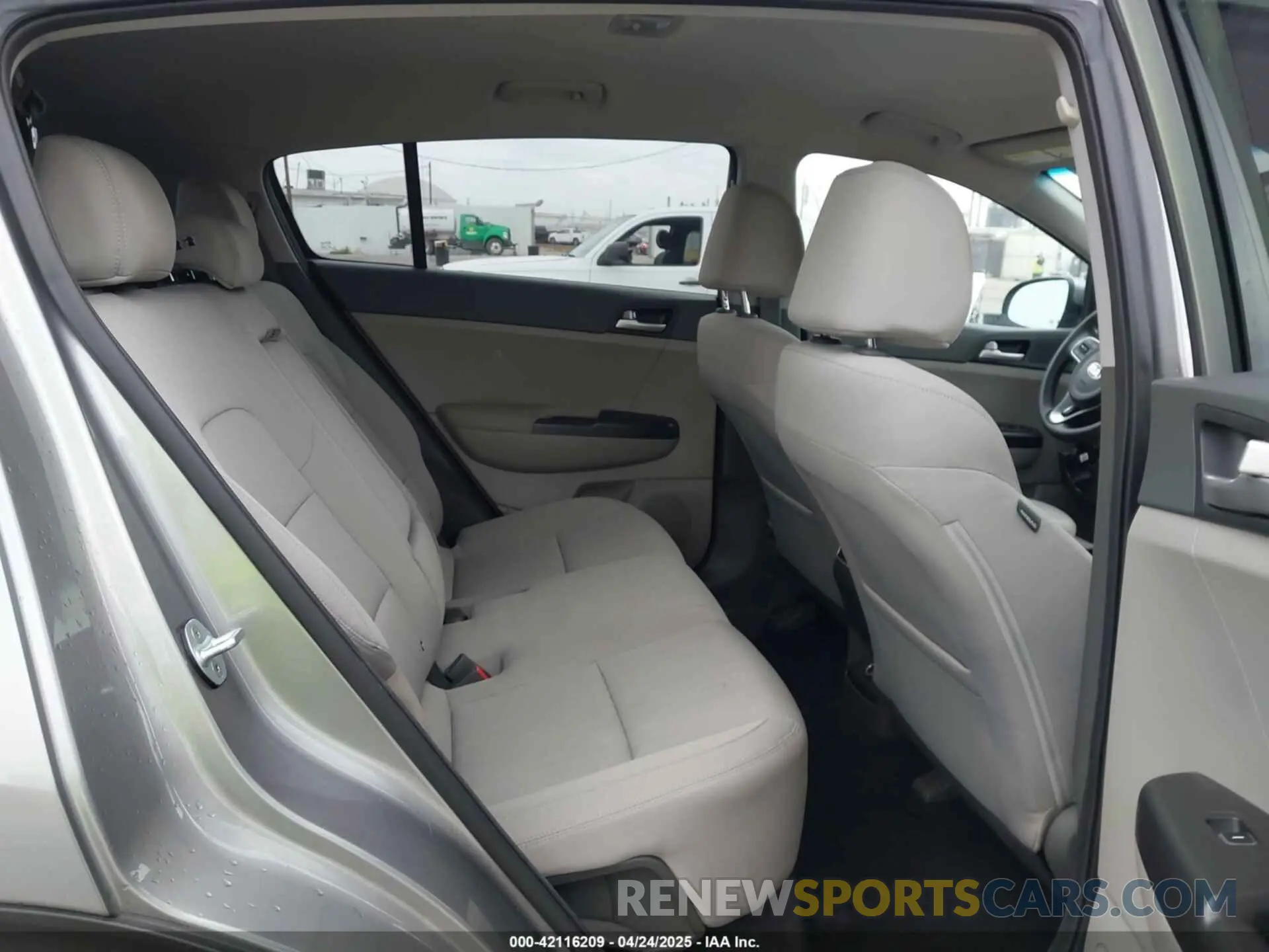 8 Photograph of a damaged car KNDPM3ACXK7626856 KIA SPORTAGE 2019