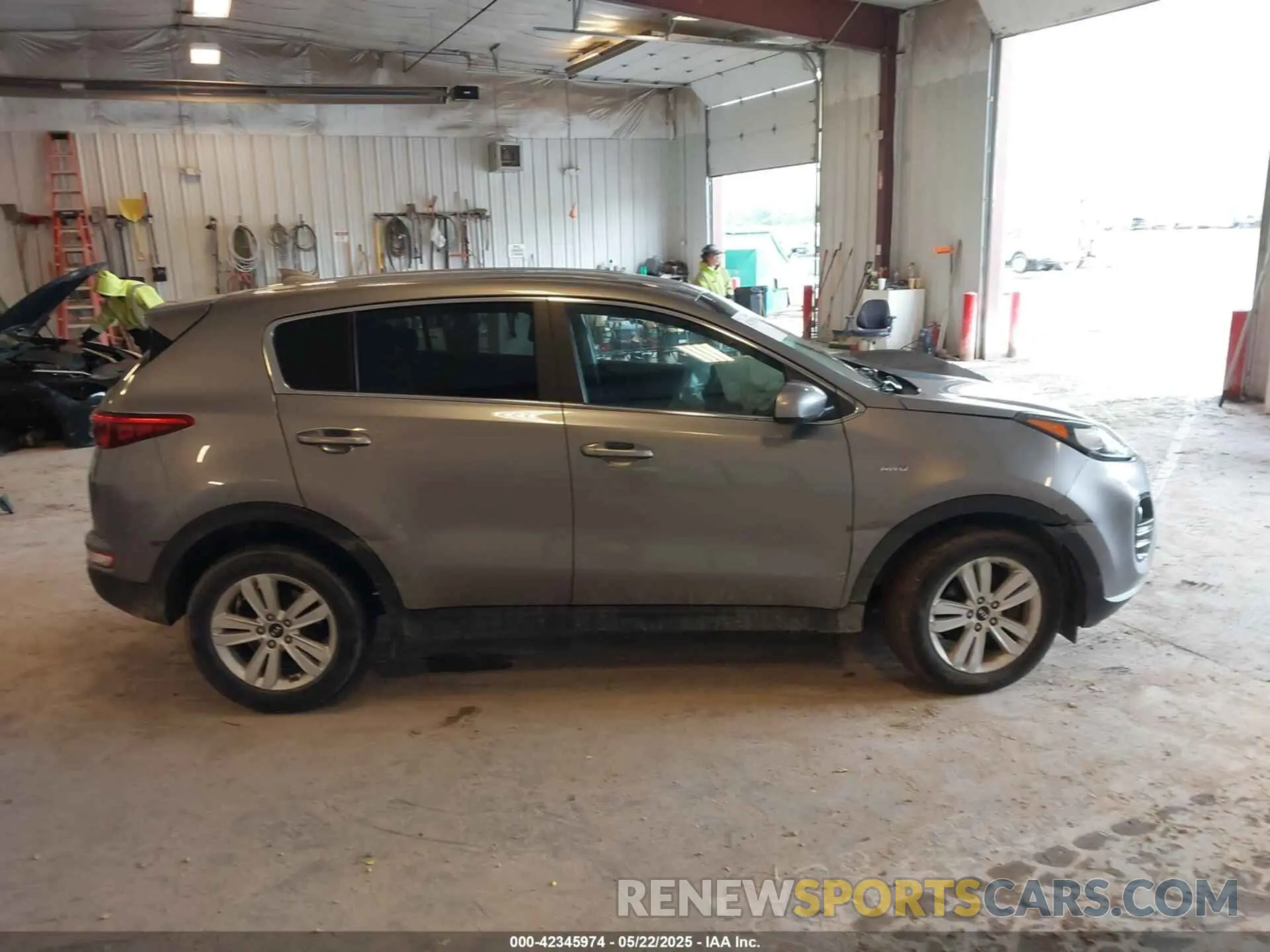 12 Photograph of a damaged car KNDPMCAC0K7529813 KIA SPORTAGE 2019