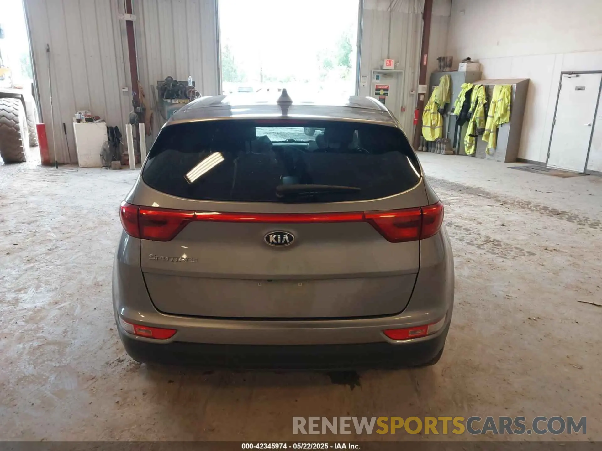 15 Photograph of a damaged car KNDPMCAC0K7529813 KIA SPORTAGE 2019