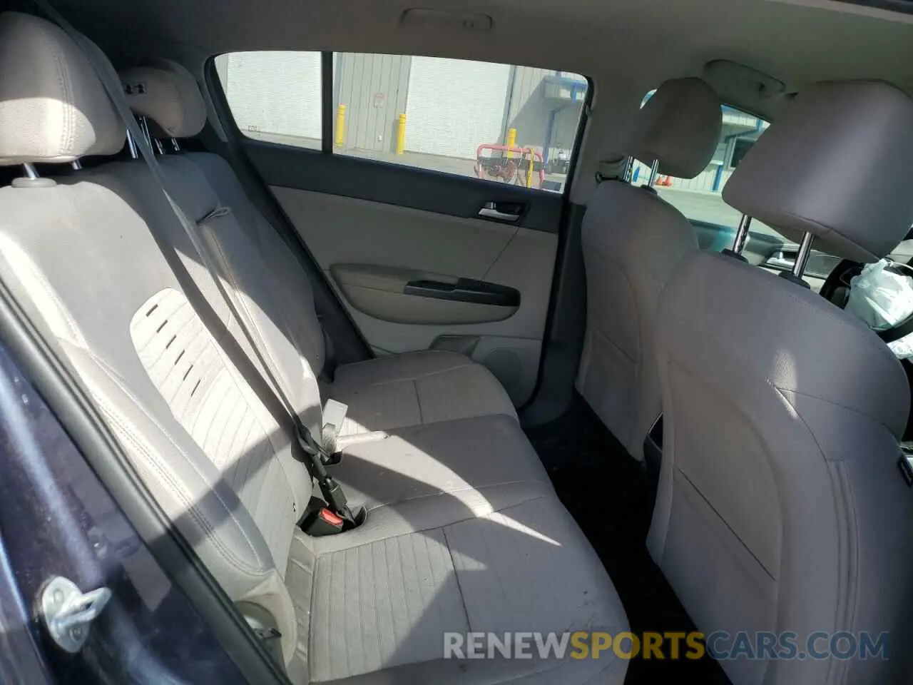 11 Photograph of a damaged car KNDPMCAC0K7551553 KIA SPORTAGE 2019
