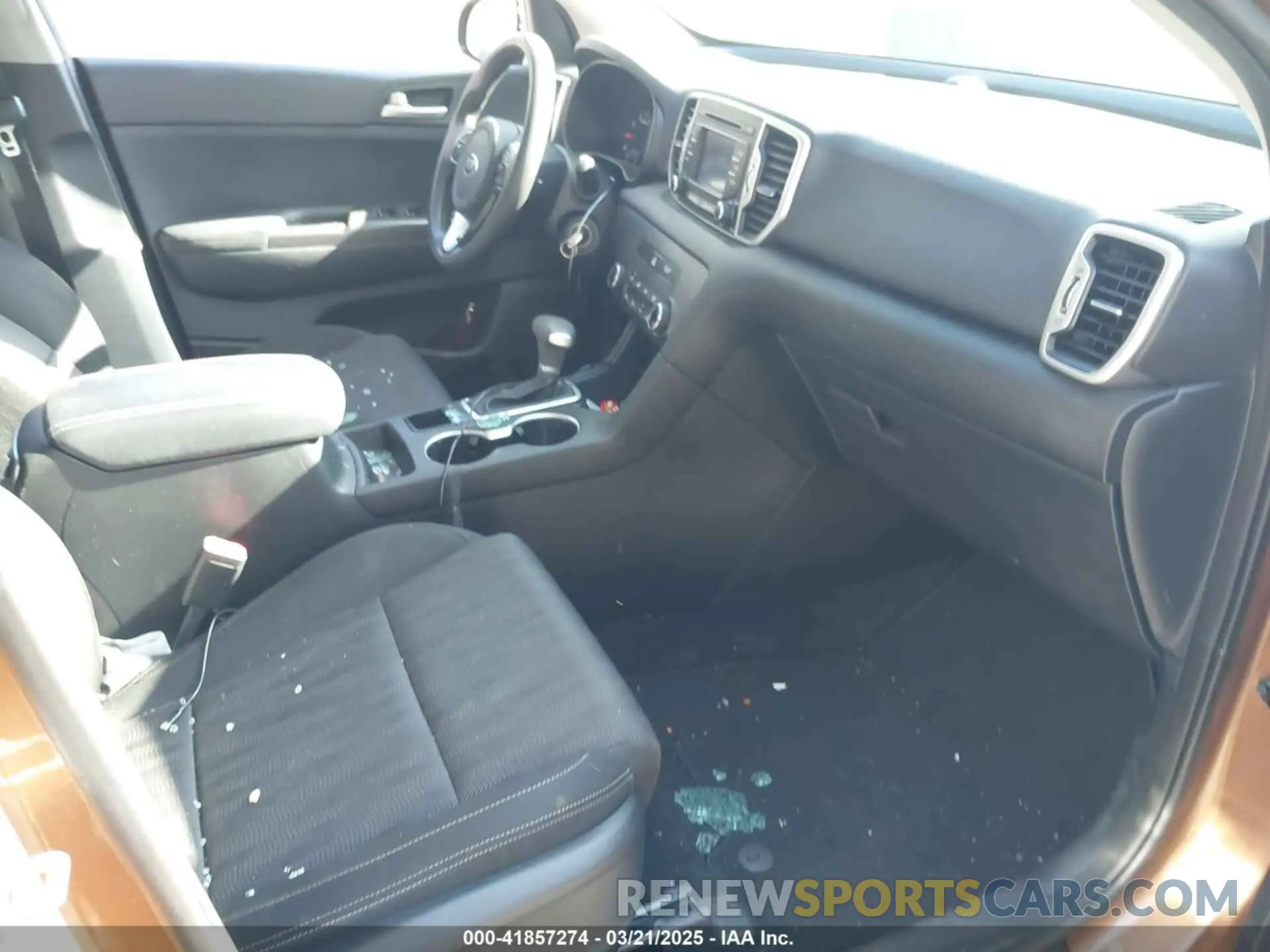 5 Photograph of a damaged car KNDPMCAC0K7573374 KIA SPORTAGE 2019