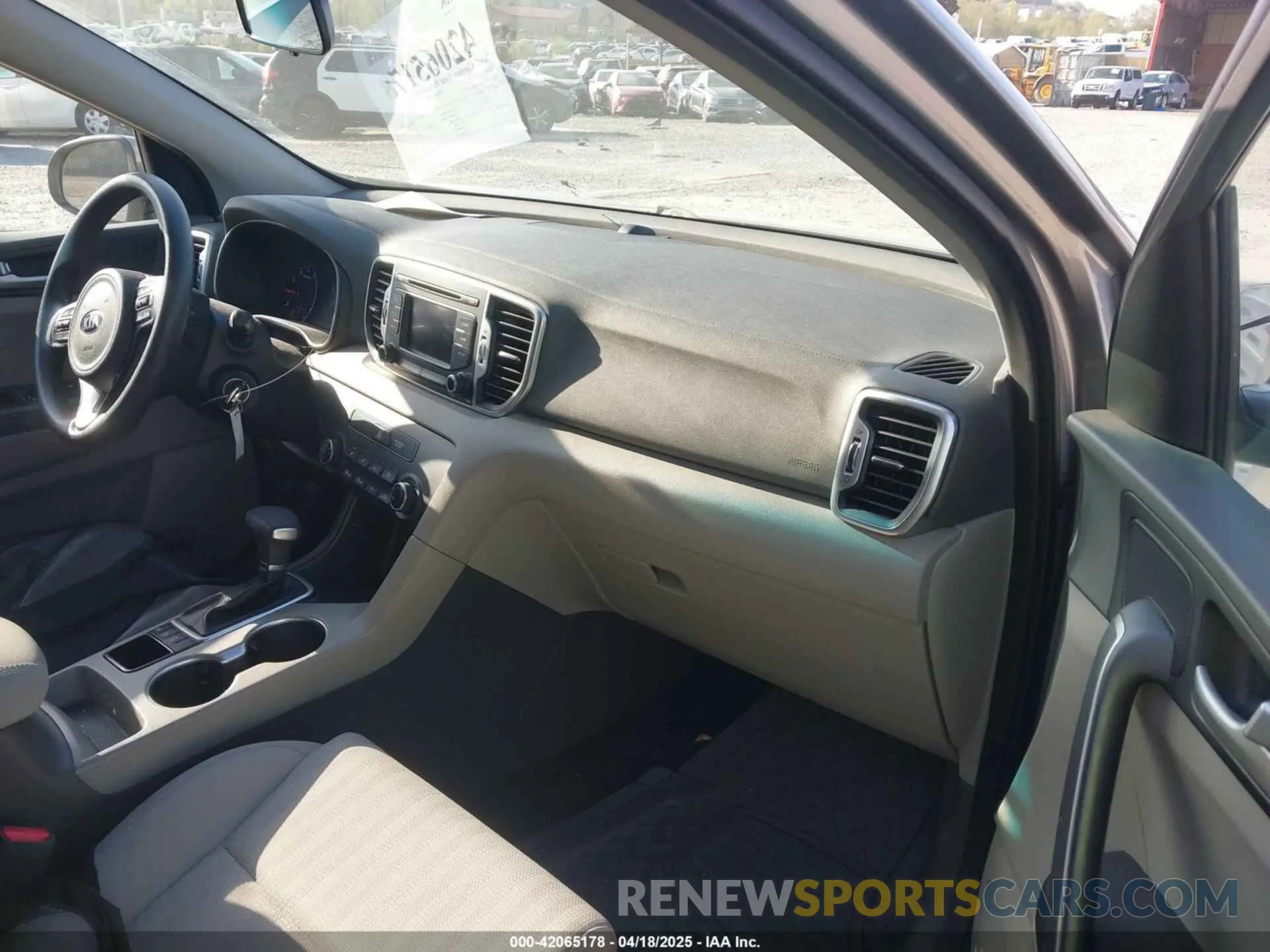 5 Photograph of a damaged car KNDPMCAC0K7602341 KIA SPORTAGE 2019
