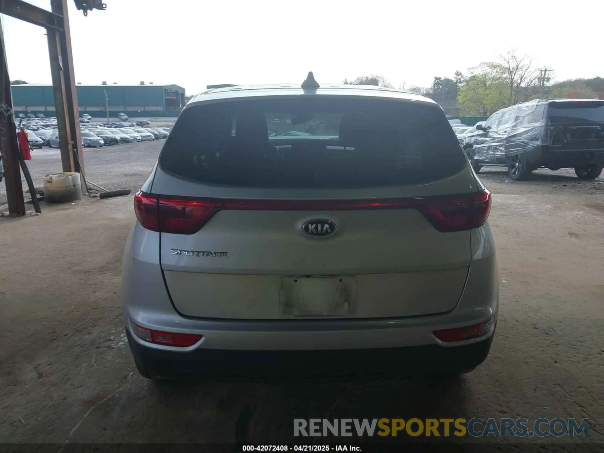16 Photograph of a damaged car KNDPMCAC0K7618779 KIA SPORTAGE 2019