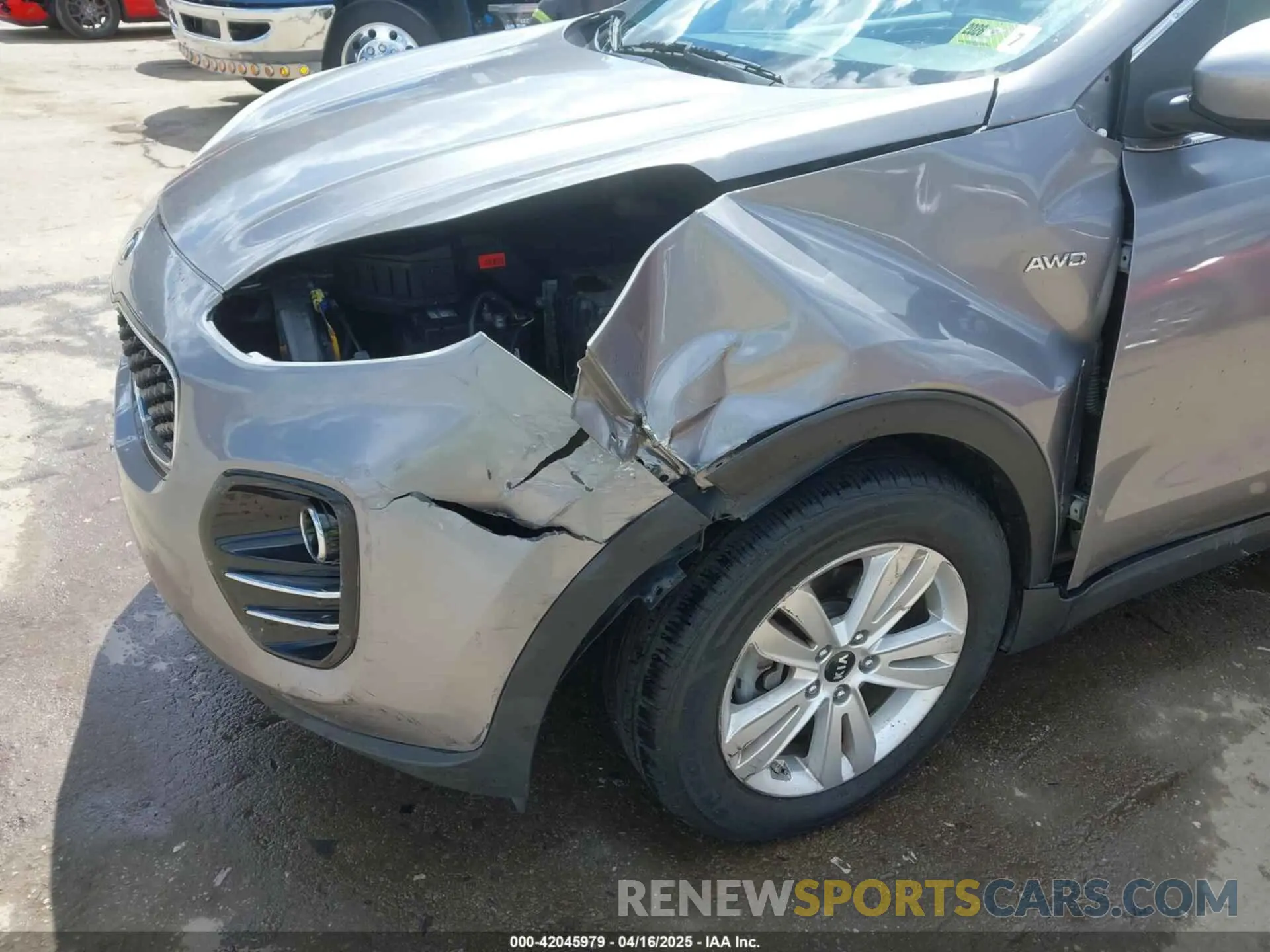 18 Photograph of a damaged car KNDPMCAC1K7549844 KIA SPORTAGE 2019