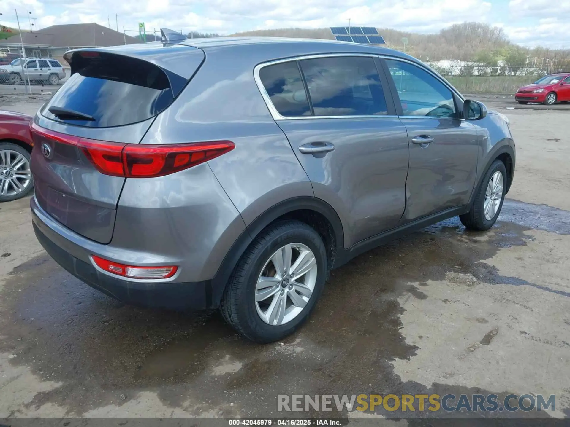 4 Photograph of a damaged car KNDPMCAC1K7549844 KIA SPORTAGE 2019