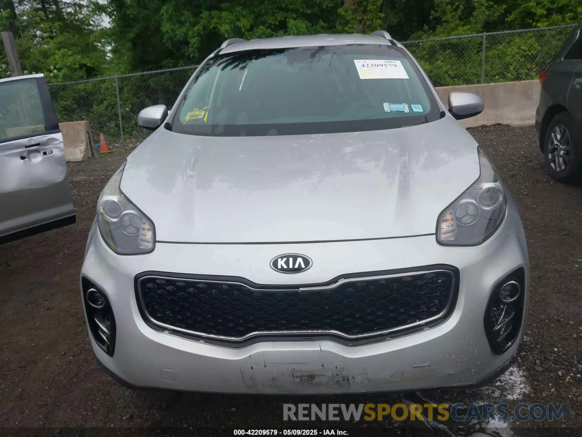 11 Photograph of a damaged car KNDPMCAC1K7581368 KIA SPORTAGE 2019