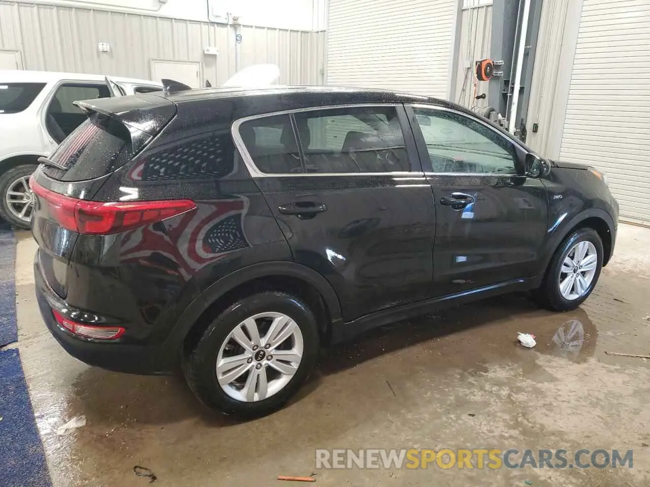 3 Photograph of a damaged car KNDPMCAC1K7601747 KIA SPORTAGE 2019