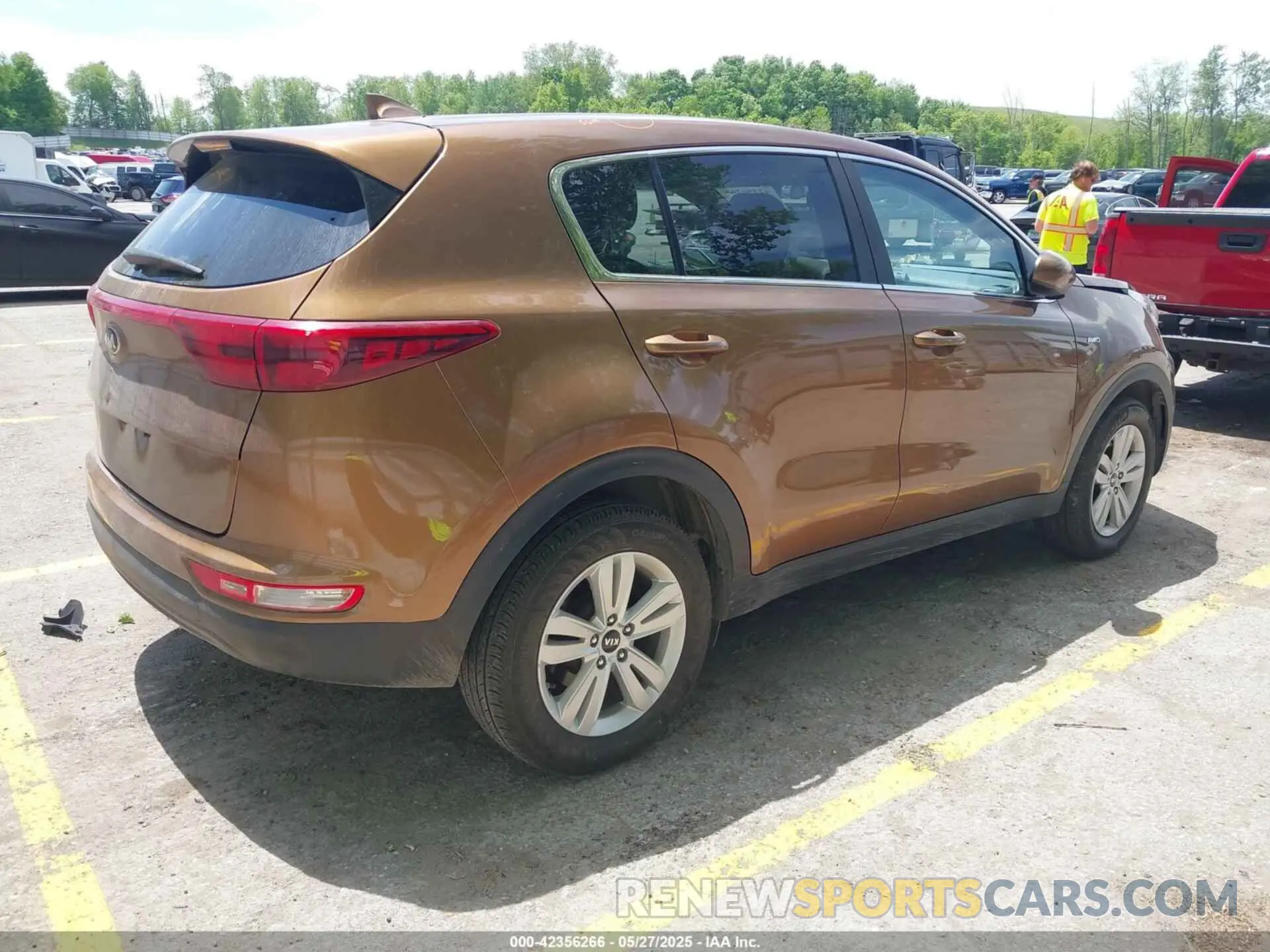 4 Photograph of a damaged car KNDPMCAC1K7615602 KIA SPORTAGE 2019